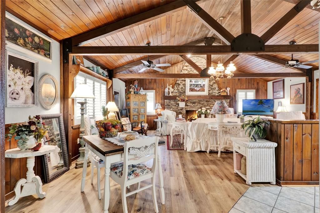 Active With Contract: $285,000 (3 beds, 2 baths, 1944 Square Feet)