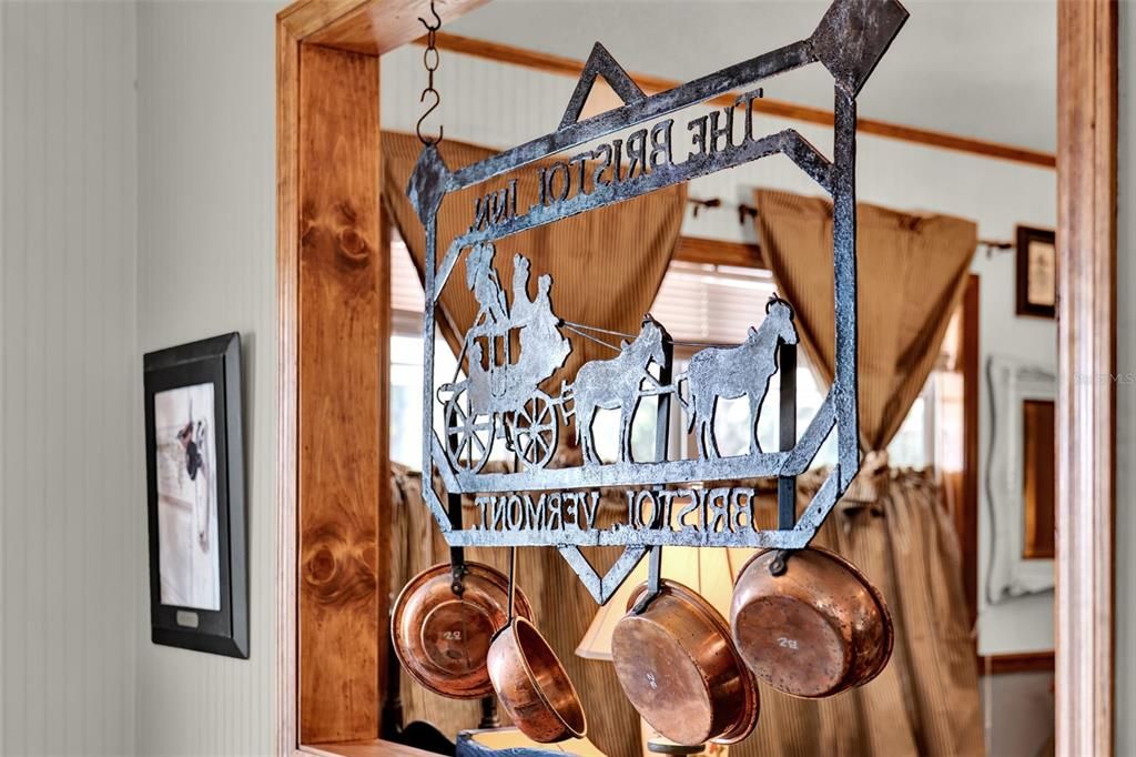 Active With Contract: $285,000 (3 beds, 2 baths, 1944 Square Feet)