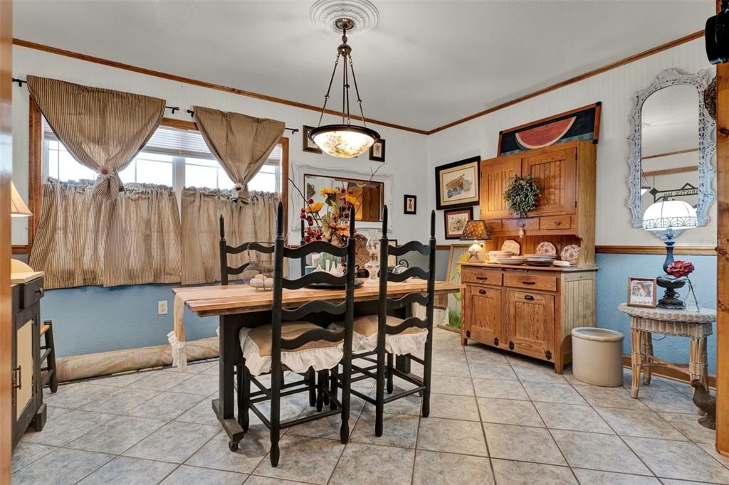 Active With Contract: $285,000 (3 beds, 2 baths, 1944 Square Feet)