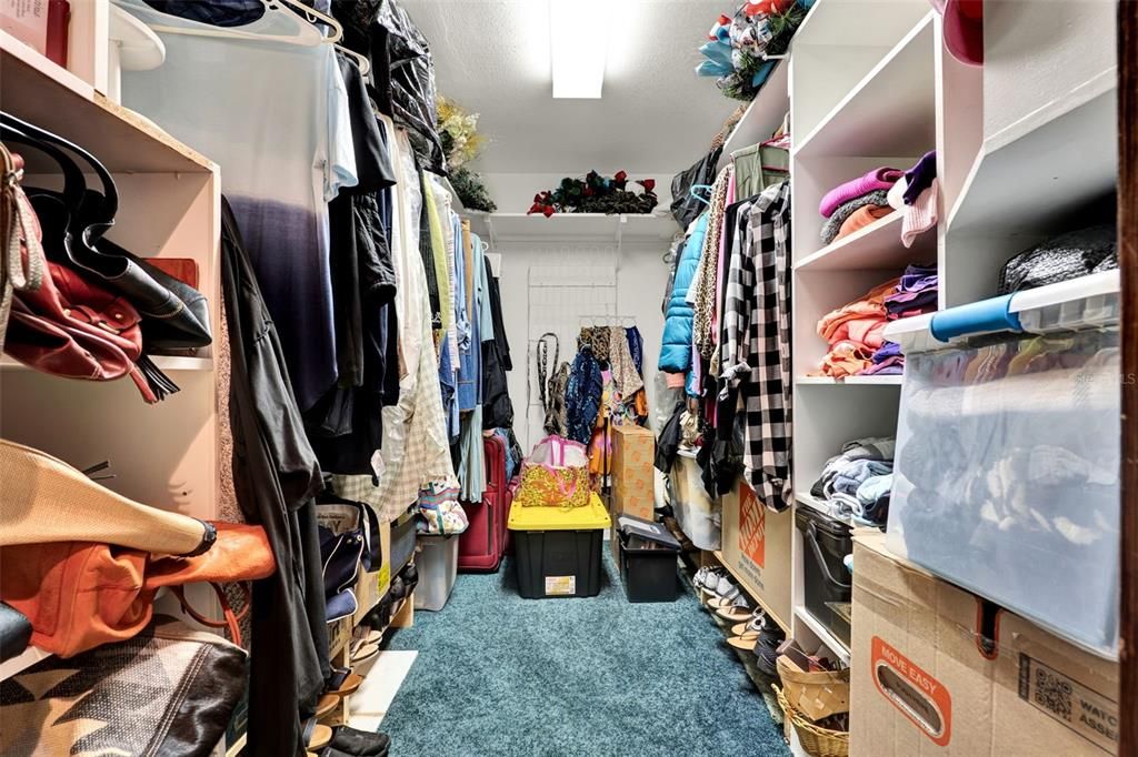 Active With Contract: $285,000 (3 beds, 2 baths, 1944 Square Feet)