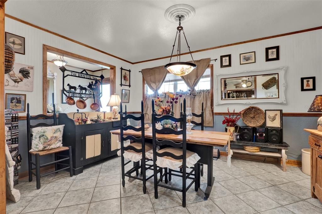 Active With Contract: $285,000 (3 beds, 2 baths, 1944 Square Feet)