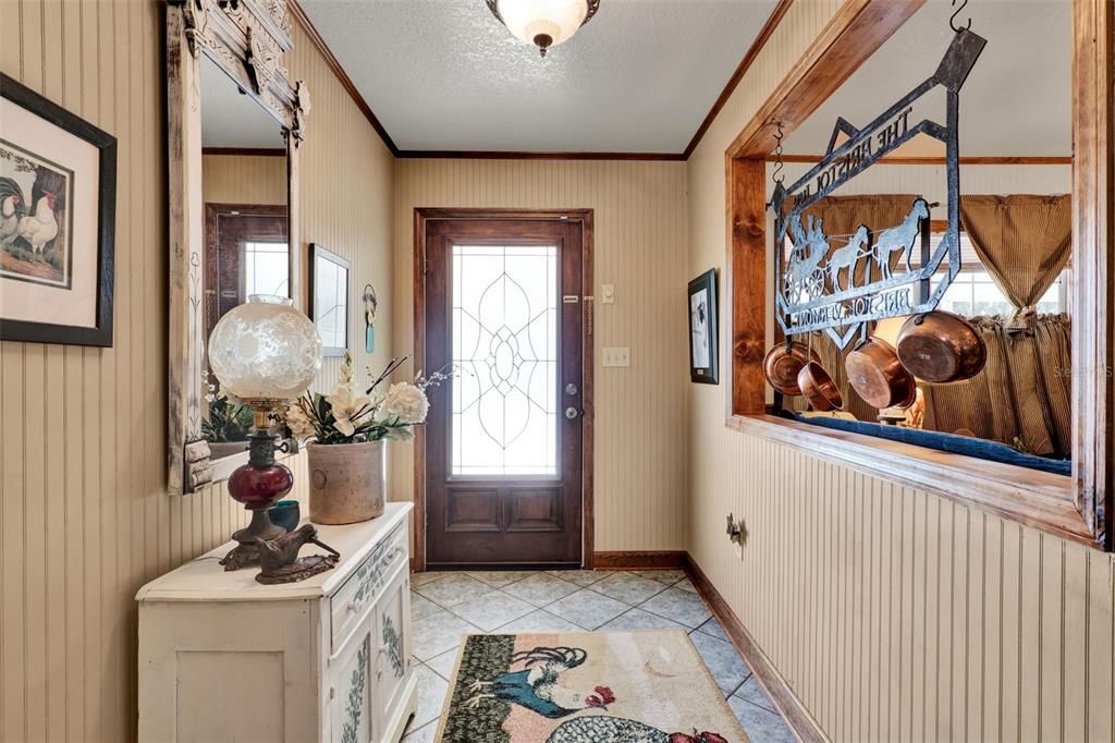 Active With Contract: $285,000 (3 beds, 2 baths, 1944 Square Feet)