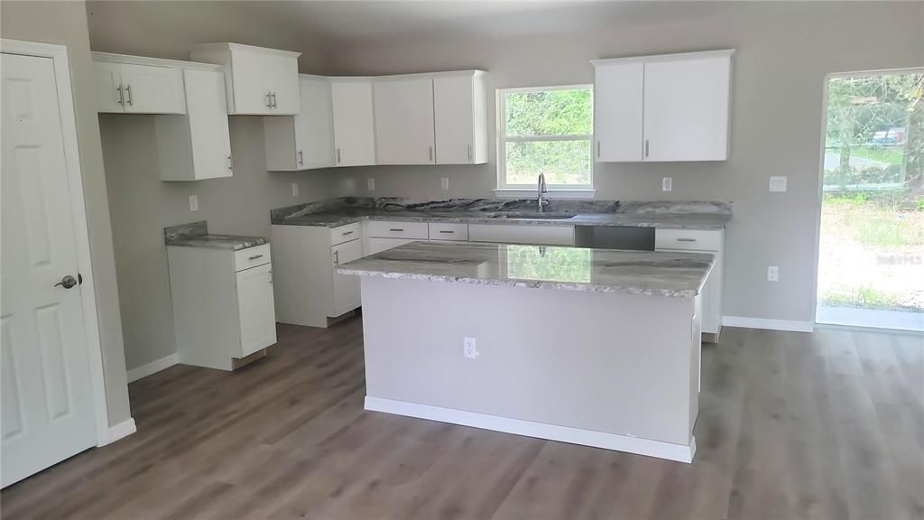 En Venta: $244,000 (3 camas, 2 baños, 1399 Pies cuadrados)