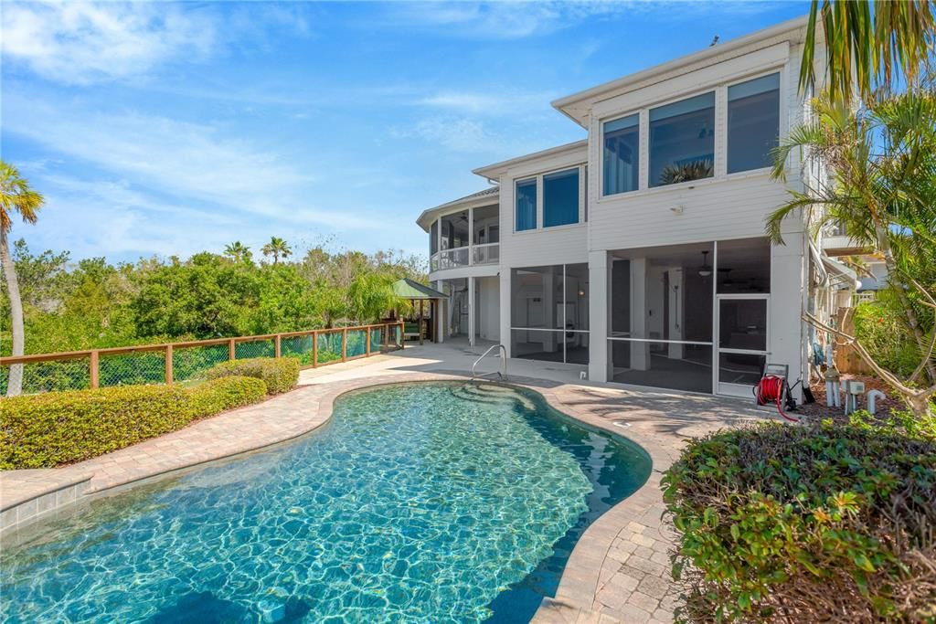 For Sale: $2,100,000 (4 beds, 3 baths, 2990 Square Feet)