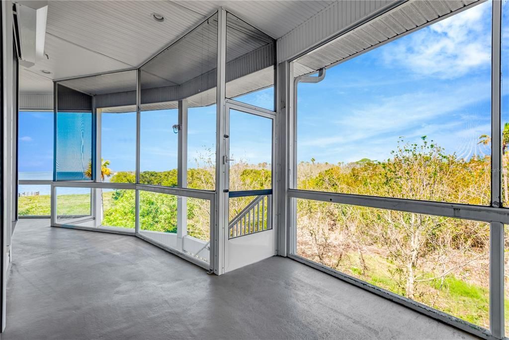 For Sale: $2,100,000 (4 beds, 3 baths, 2990 Square Feet)