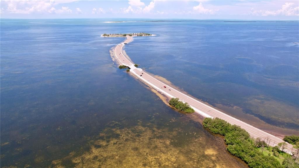 For Sale: $2,100,000 (4 beds, 3 baths, 2990 Square Feet)