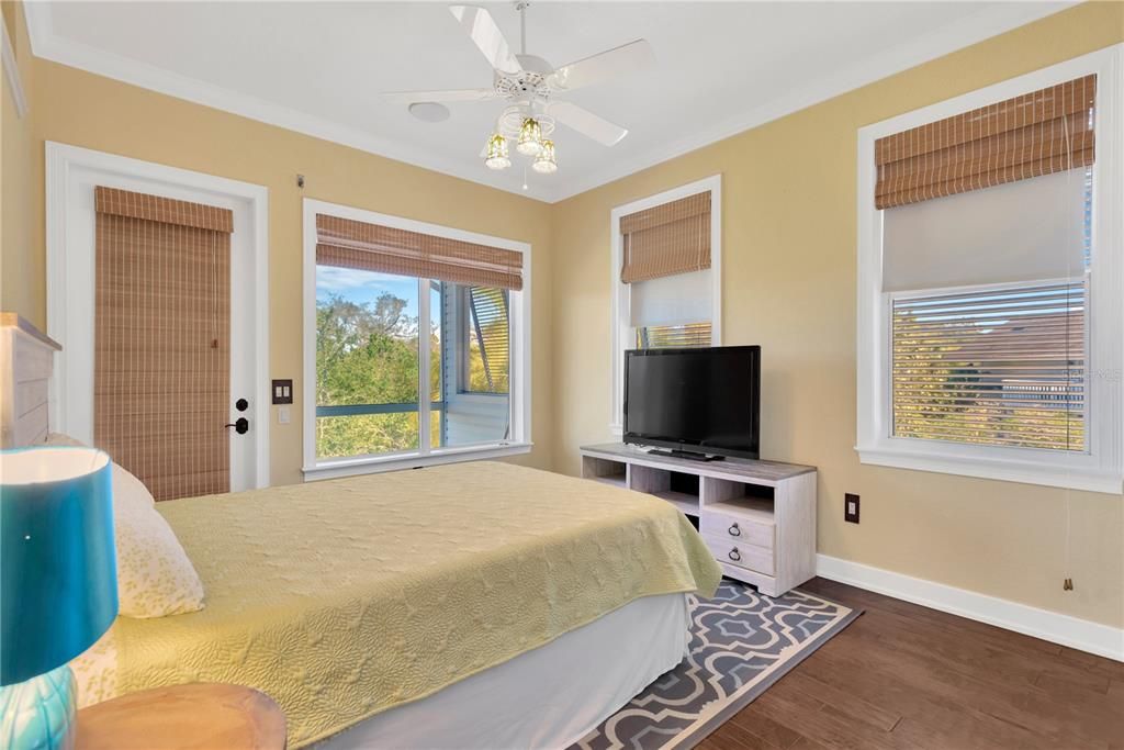 For Sale: $2,100,000 (4 beds, 3 baths, 2990 Square Feet)