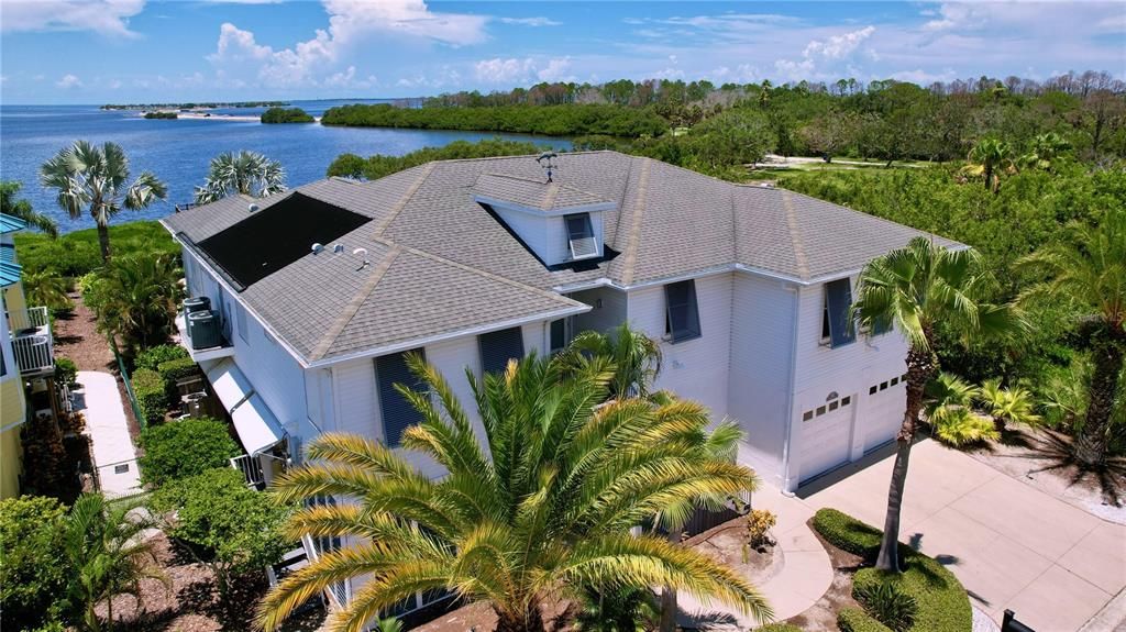 For Sale: $2,100,000 (4 beds, 3 baths, 2990 Square Feet)