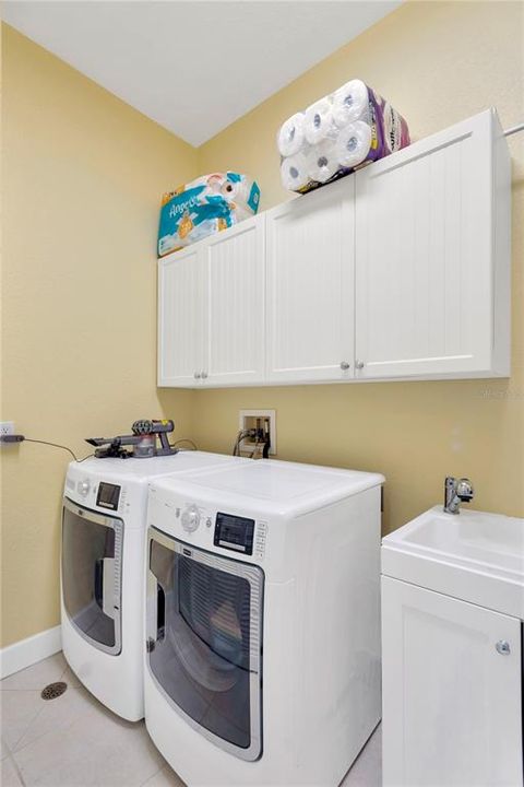 For Sale: $2,100,000 (4 beds, 3 baths, 2990 Square Feet)