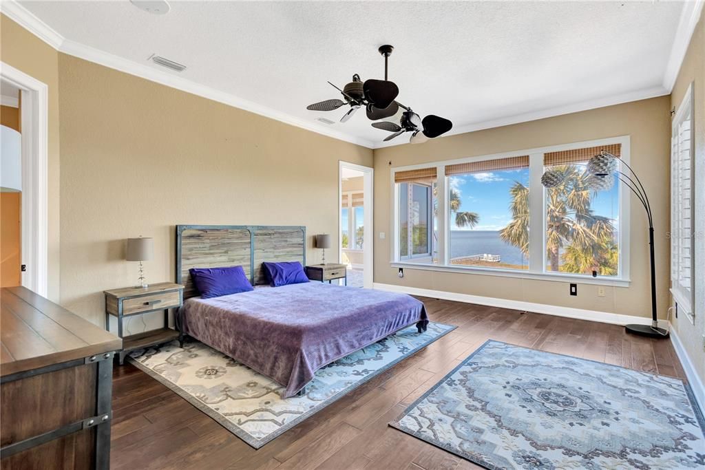 For Sale: $2,100,000 (4 beds, 3 baths, 2990 Square Feet)