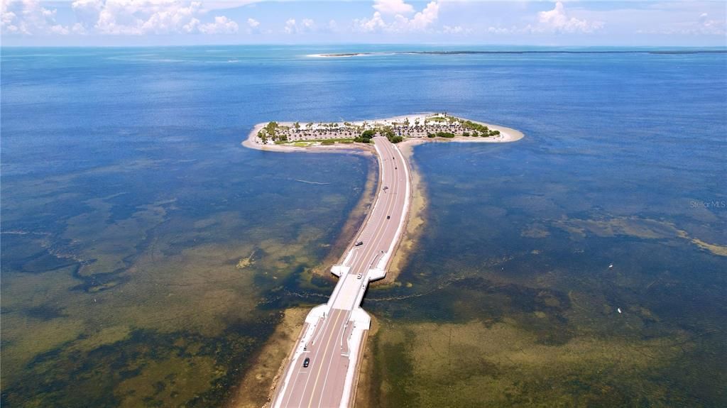 For Sale: $2,100,000 (4 beds, 3 baths, 2990 Square Feet)