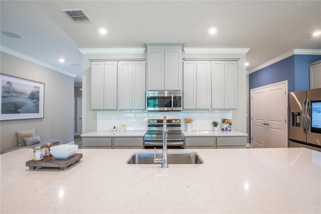 Active With Contract: $469,900 (3 beds, 2 baths, 1851 Square Feet)