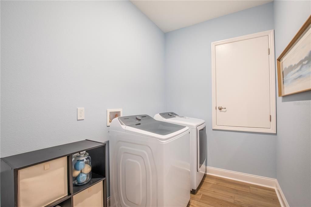 Active With Contract: $469,900 (3 beds, 2 baths, 1851 Square Feet)