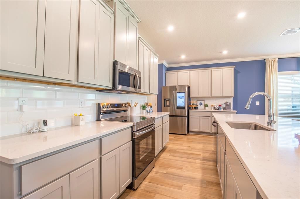 Active With Contract: $469,900 (3 beds, 2 baths, 1851 Square Feet)