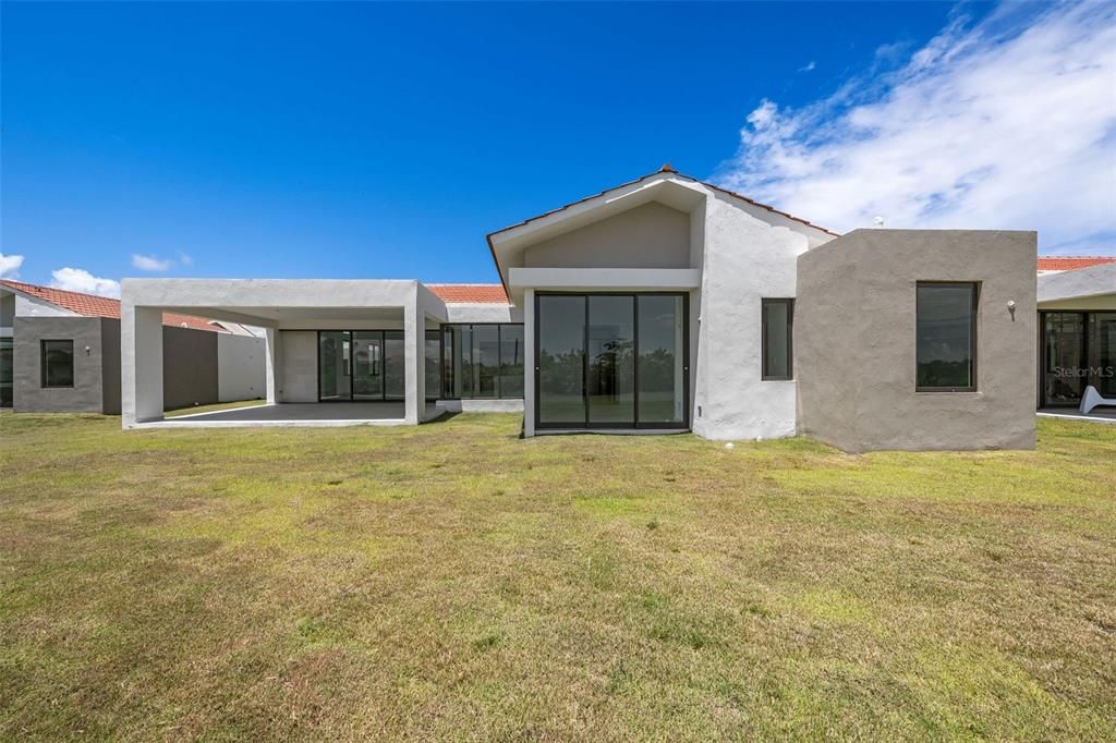 For Sale: $2,900,000 (5 beds, 5 baths, 5500 Square Feet)