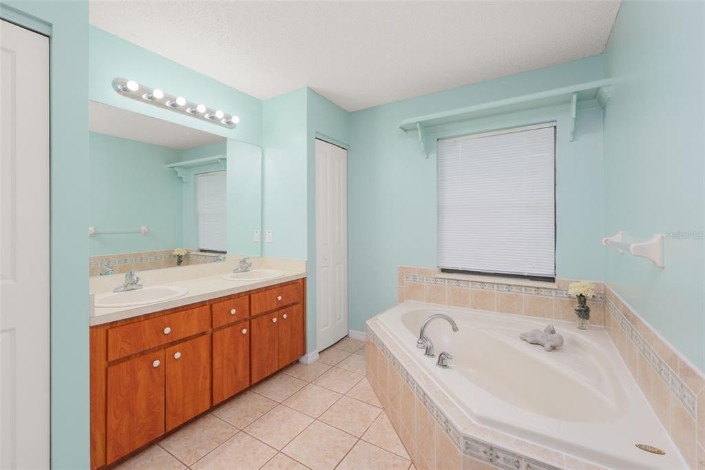 En Venta: $285,000 (2 camas, 2 baños, 1532 Pies cuadrados)