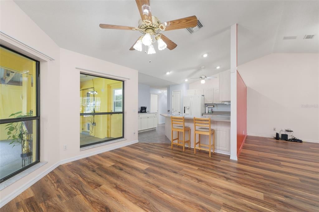 En Venta: $285,000 (2 camas, 2 baños, 1532 Pies cuadrados)