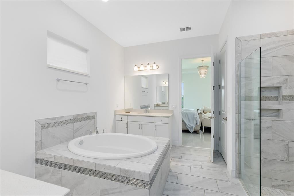 На продажу: $1,149,900 (4 спален, 3 ванн, 4299 Квадратных фут)