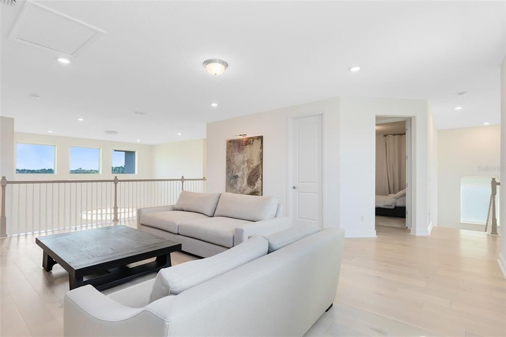 На продажу: $1,149,900 (4 спален, 3 ванн, 4299 Квадратных фут)