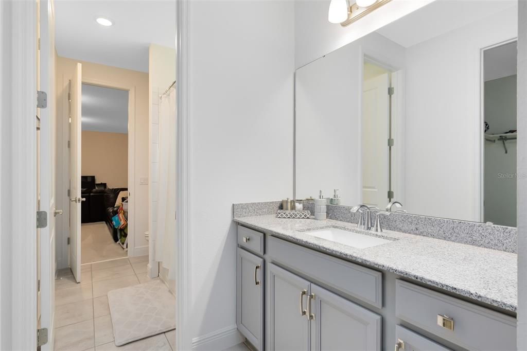 На продажу: $1,149,900 (4 спален, 3 ванн, 4299 Квадратных фут)