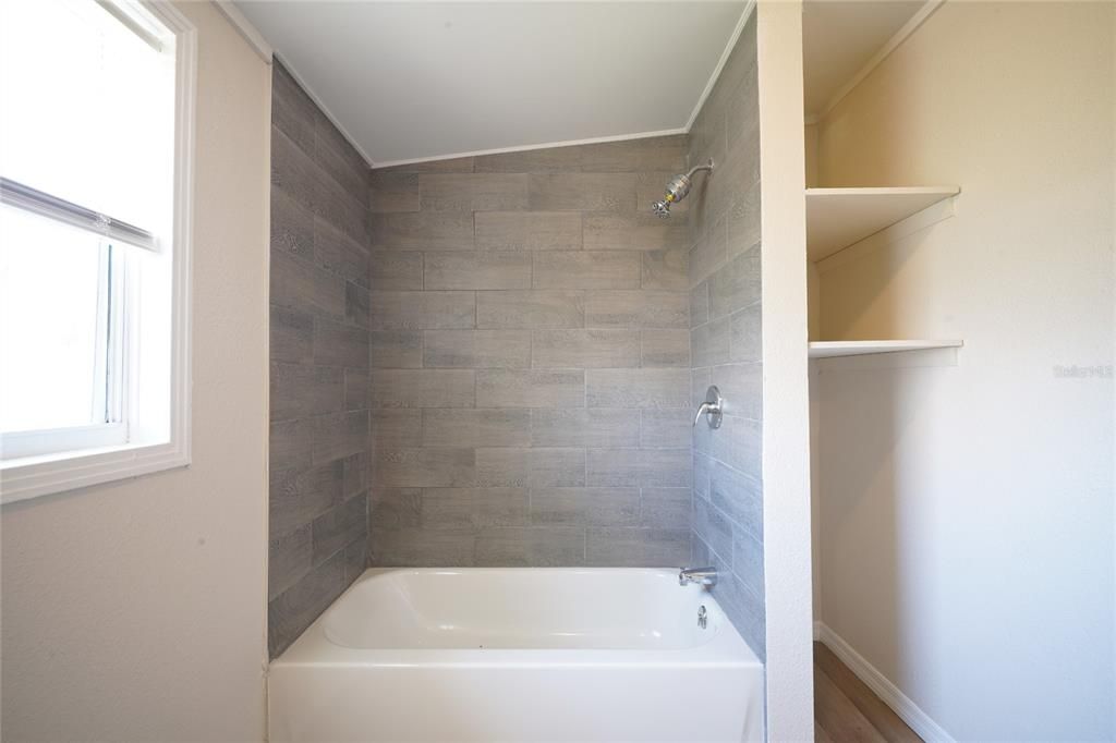 En Venta: $275,000 (3 camas, 2 baños, 1102 Pies cuadrados)