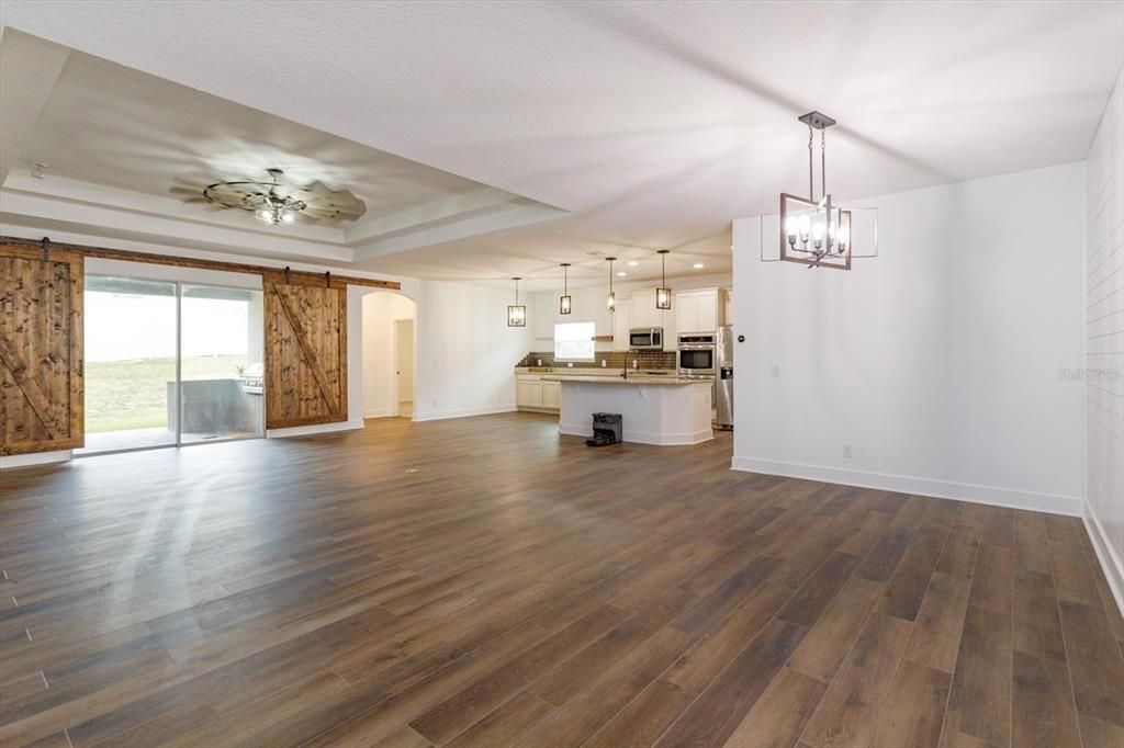 На продажу: $499,999 (4 спален, 3 ванн, 2528 Квадратных фут)