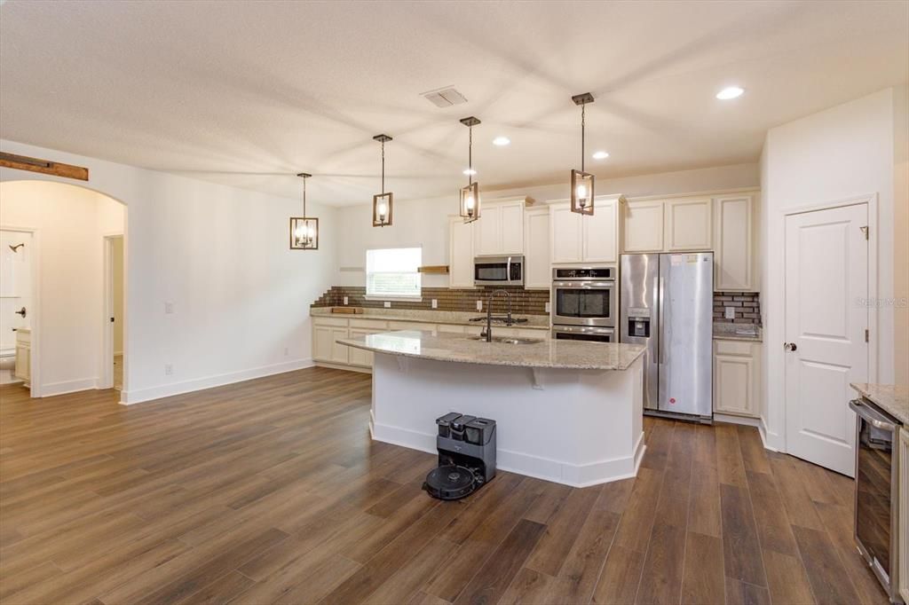 На продажу: $499,999 (4 спален, 3 ванн, 2528 Квадратных фут)