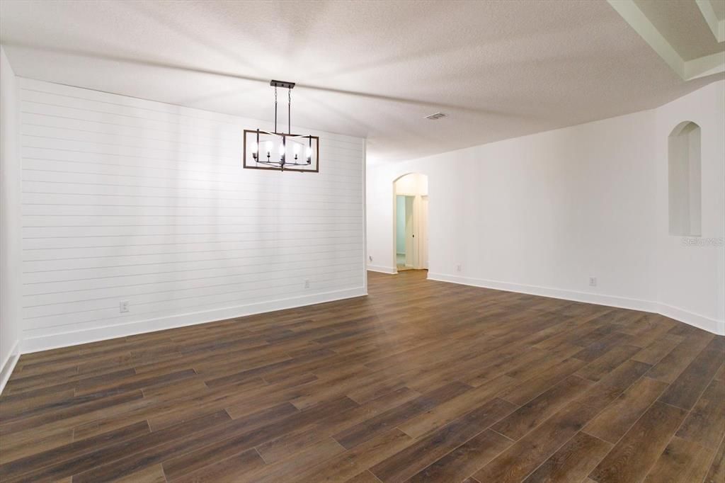 На продажу: $499,999 (4 спален, 3 ванн, 2528 Квадратных фут)