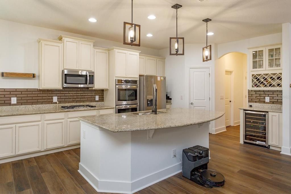 На продажу: $499,999 (4 спален, 3 ванн, 2528 Квадратных фут)