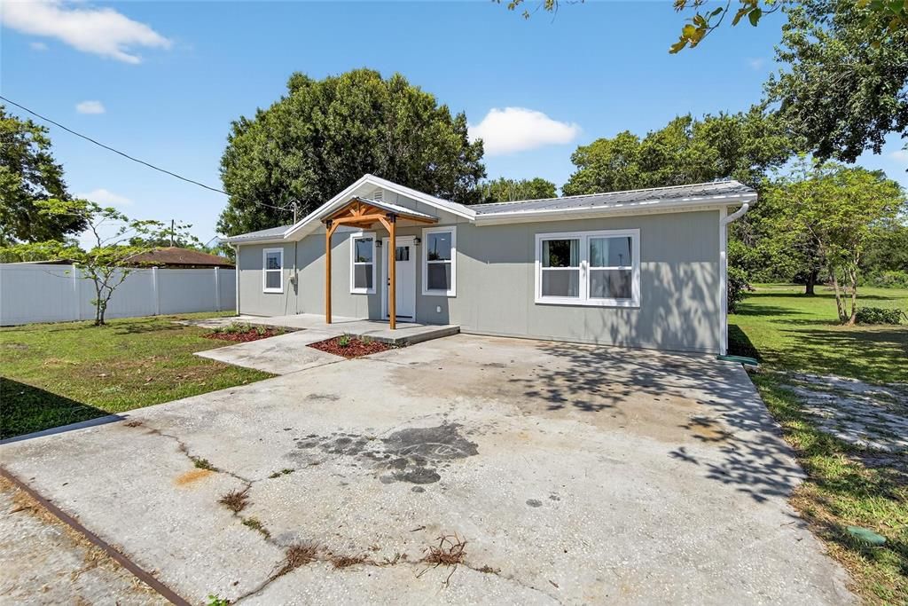 Под контрактом: $525,000 (3 спален, 3 ванн, 1524 Квадратных фут)