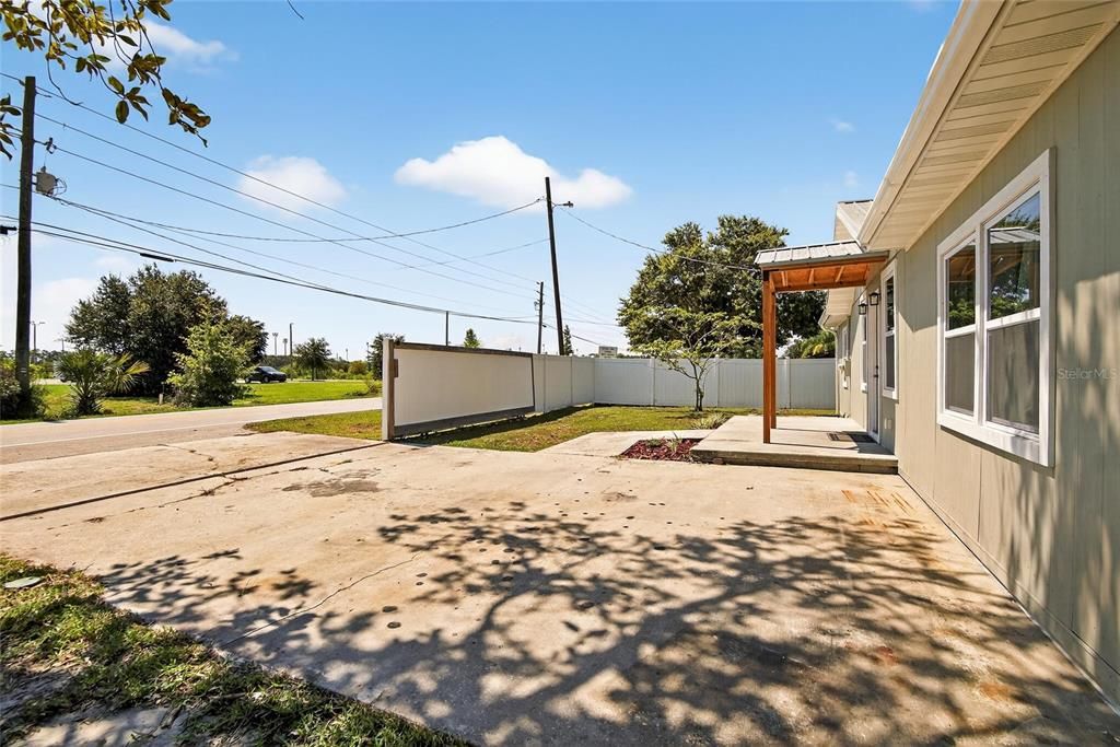 Под контрактом: $525,000 (3 спален, 3 ванн, 1524 Квадратных фут)