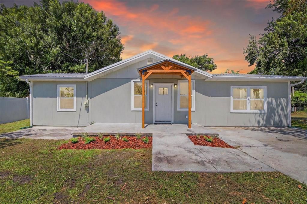 Под контрактом: $525,000 (3 спален, 3 ванн, 1524 Квадратных фут)