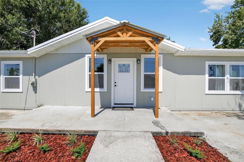 Под контрактом: $525,000 (3 спален, 3 ванн, 1524 Квадратных фут)