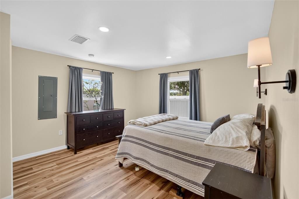 Под контрактом: $525,000 (3 спален, 3 ванн, 1524 Квадратных фут)