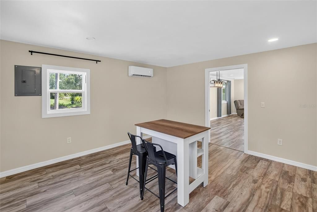 Под контрактом: $525,000 (3 спален, 3 ванн, 1524 Квадратных фут)