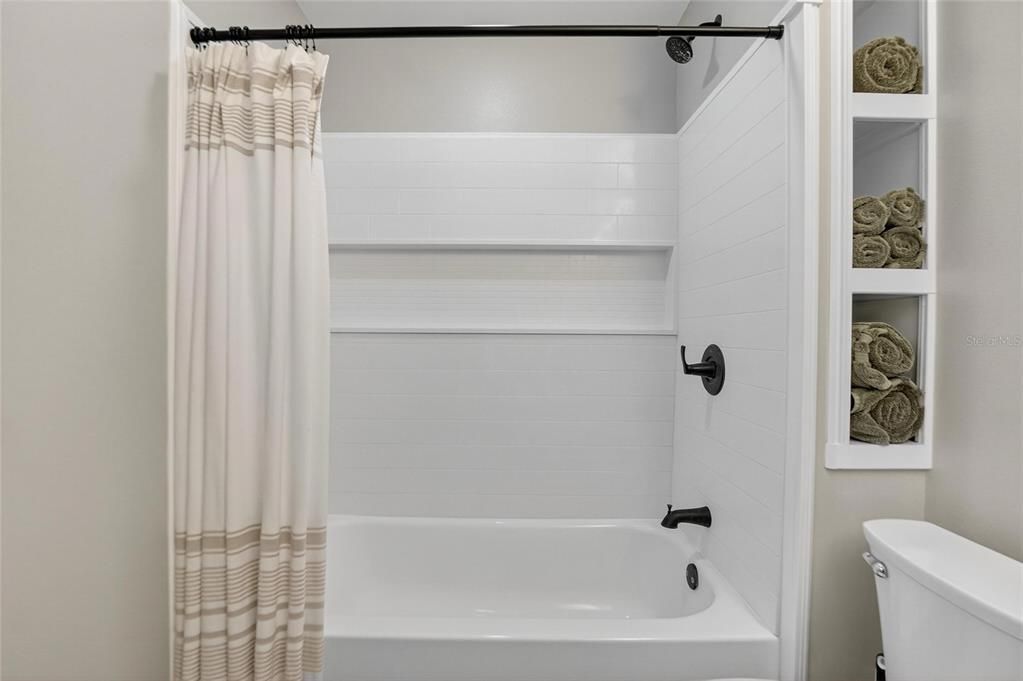 Под контрактом: $525,000 (3 спален, 3 ванн, 1524 Квадратных фут)