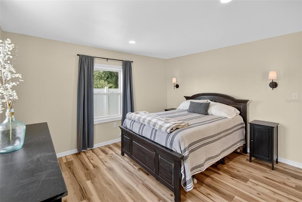 Под контрактом: $525,000 (3 спален, 3 ванн, 1524 Квадратных фут)