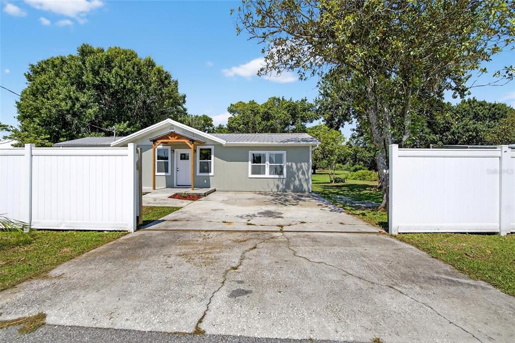 Под контрактом: $525,000 (3 спален, 3 ванн, 1524 Квадратных фут)