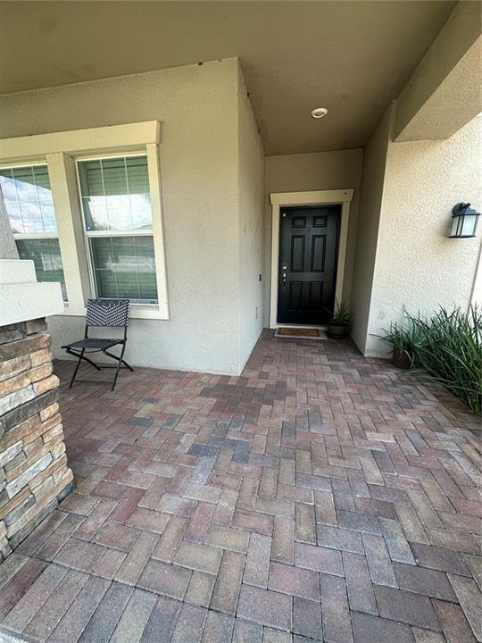 合同活跃: $2,400 (3 贝兹, 2 浴室, 1979 平方英尺)