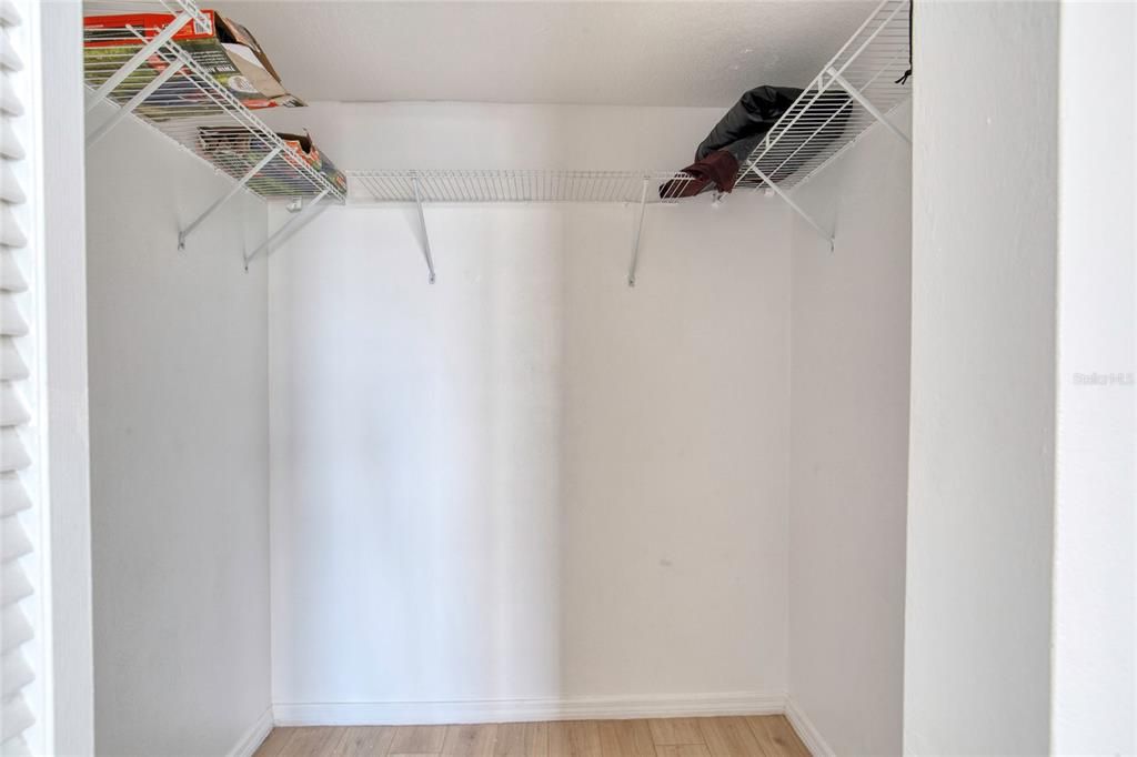Active With Contract: $130,000 (1 beds, 1 baths, 1010 Square Feet)