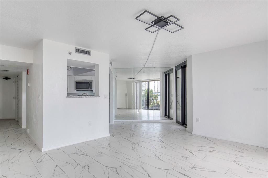 Active With Contract: $130,000 (1 beds, 1 baths, 1010 Square Feet)