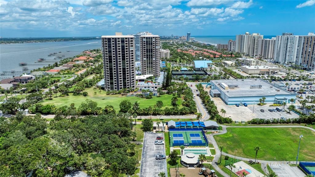 Active With Contract: $130,000 (1 beds, 1 baths, 1010 Square Feet)