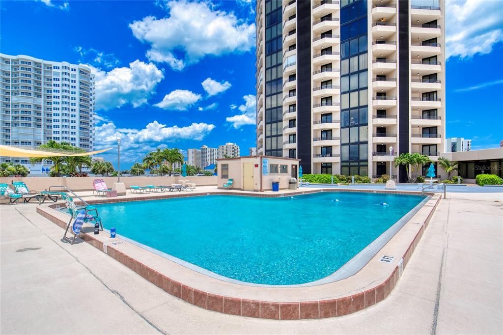 Active With Contract: $130,000 (1 beds, 1 baths, 1010 Square Feet)