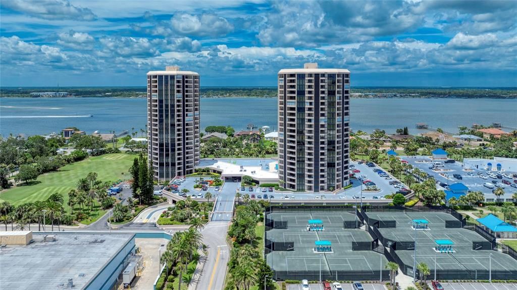 Active With Contract: $130,000 (1 beds, 1 baths, 1010 Square Feet)