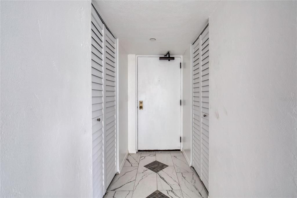 Active With Contract: $130,000 (1 beds, 1 baths, 1010 Square Feet)