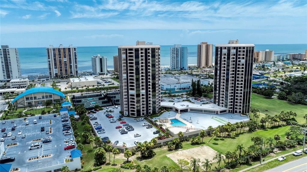 Active With Contract: $130,000 (1 beds, 1 baths, 1010 Square Feet)