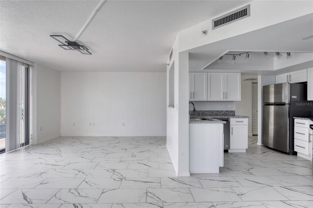 Active With Contract: $130,000 (1 beds, 1 baths, 1010 Square Feet)