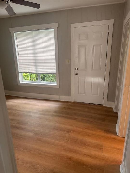 В аренду: $1,150 (2 спален, 1 ванн, 468 Квадратных фут)