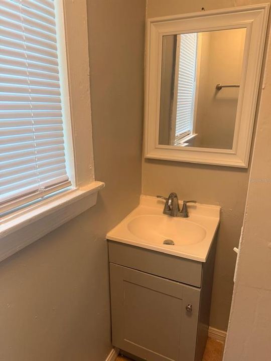 В аренду: $1,150 (2 спален, 1 ванн, 468 Квадратных фут)