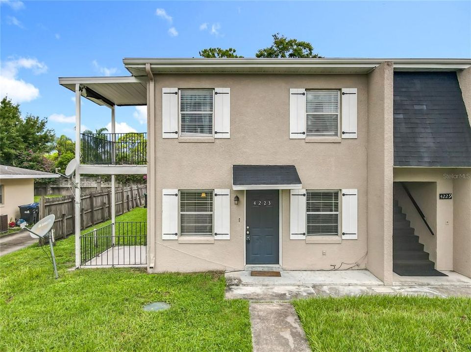 合同活跃: $1,295 (2 贝兹, 2 浴室, 963 平方英尺)